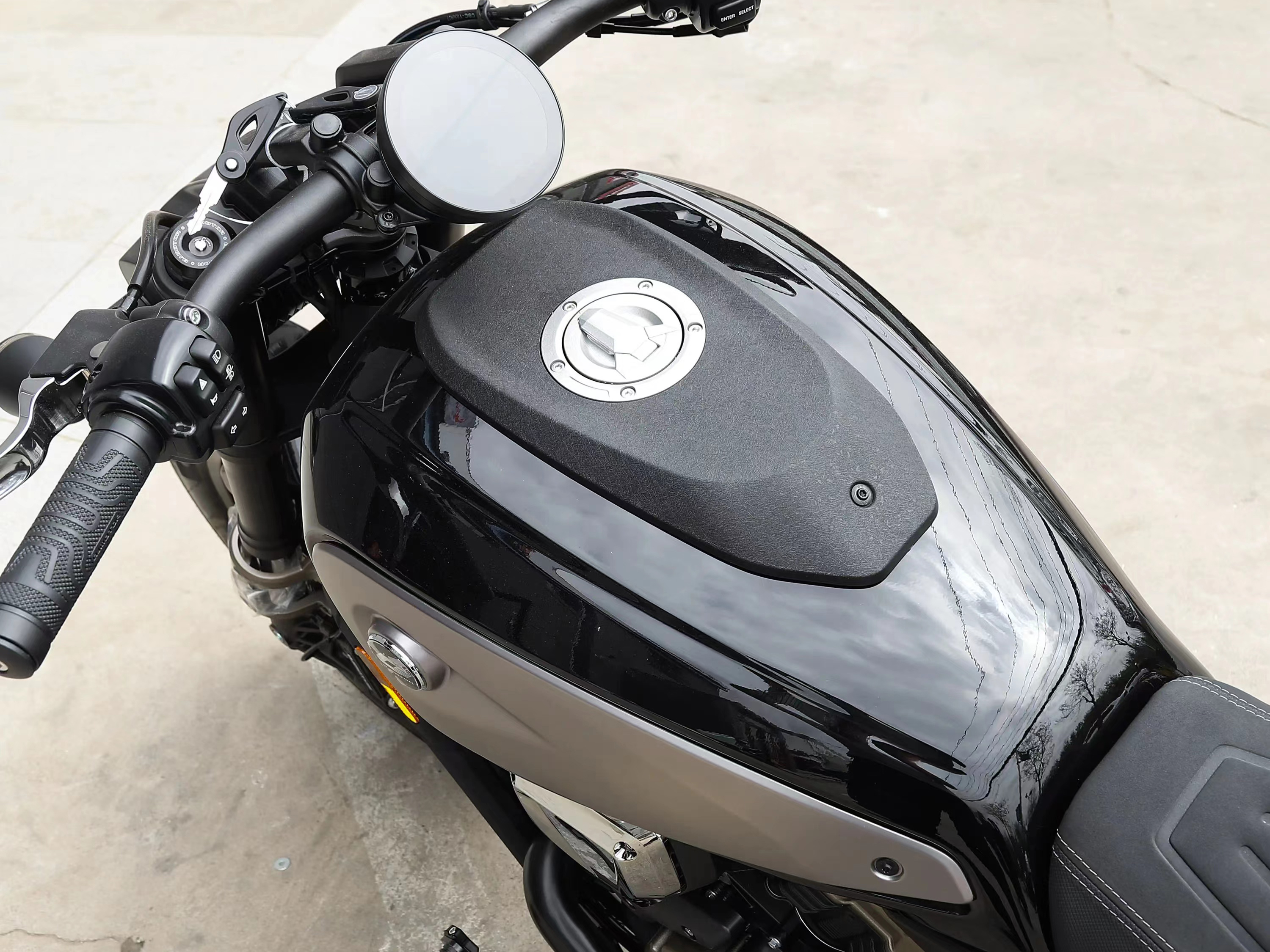 QJMOTOR 闪600-V4发动机的巡航车！