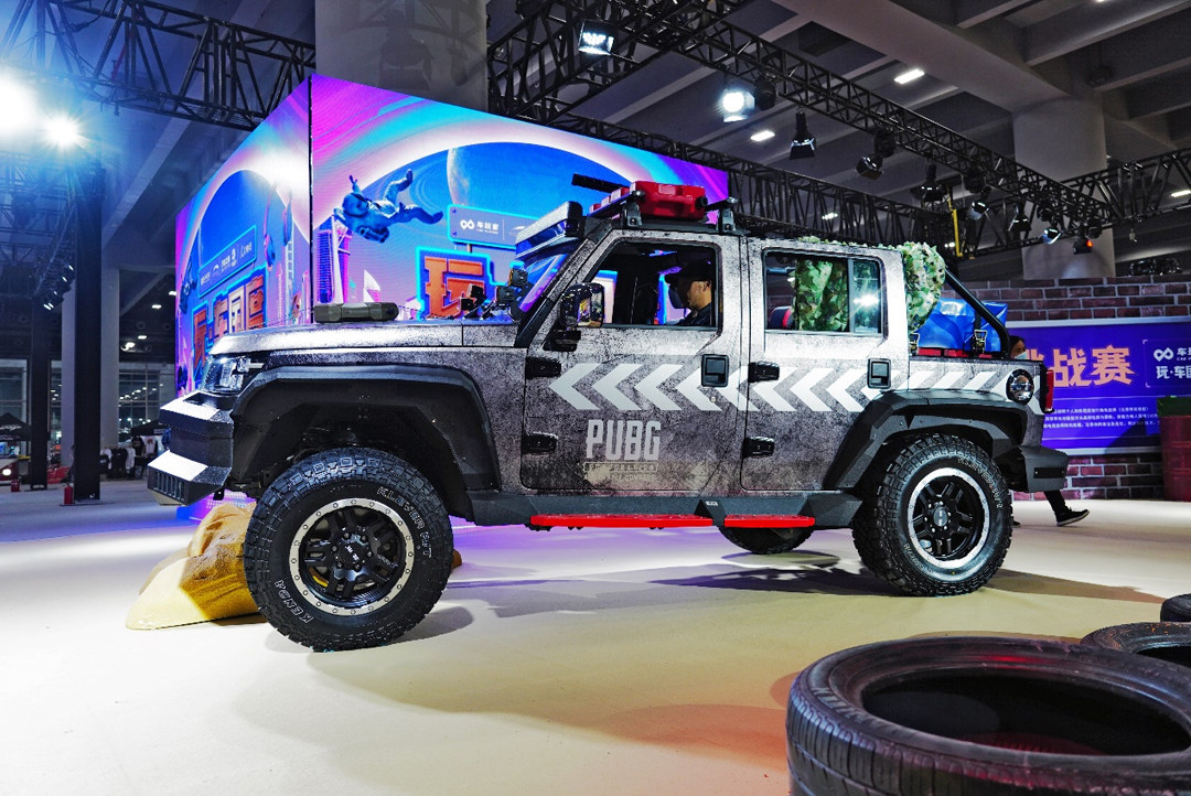 改装bj40战场装备丰富到爆棚,战狼看了直呼内行!