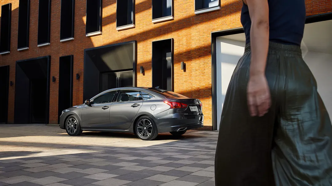 为什么没买朗逸？因为这款A+家轿动力更强、配置更高还便宜