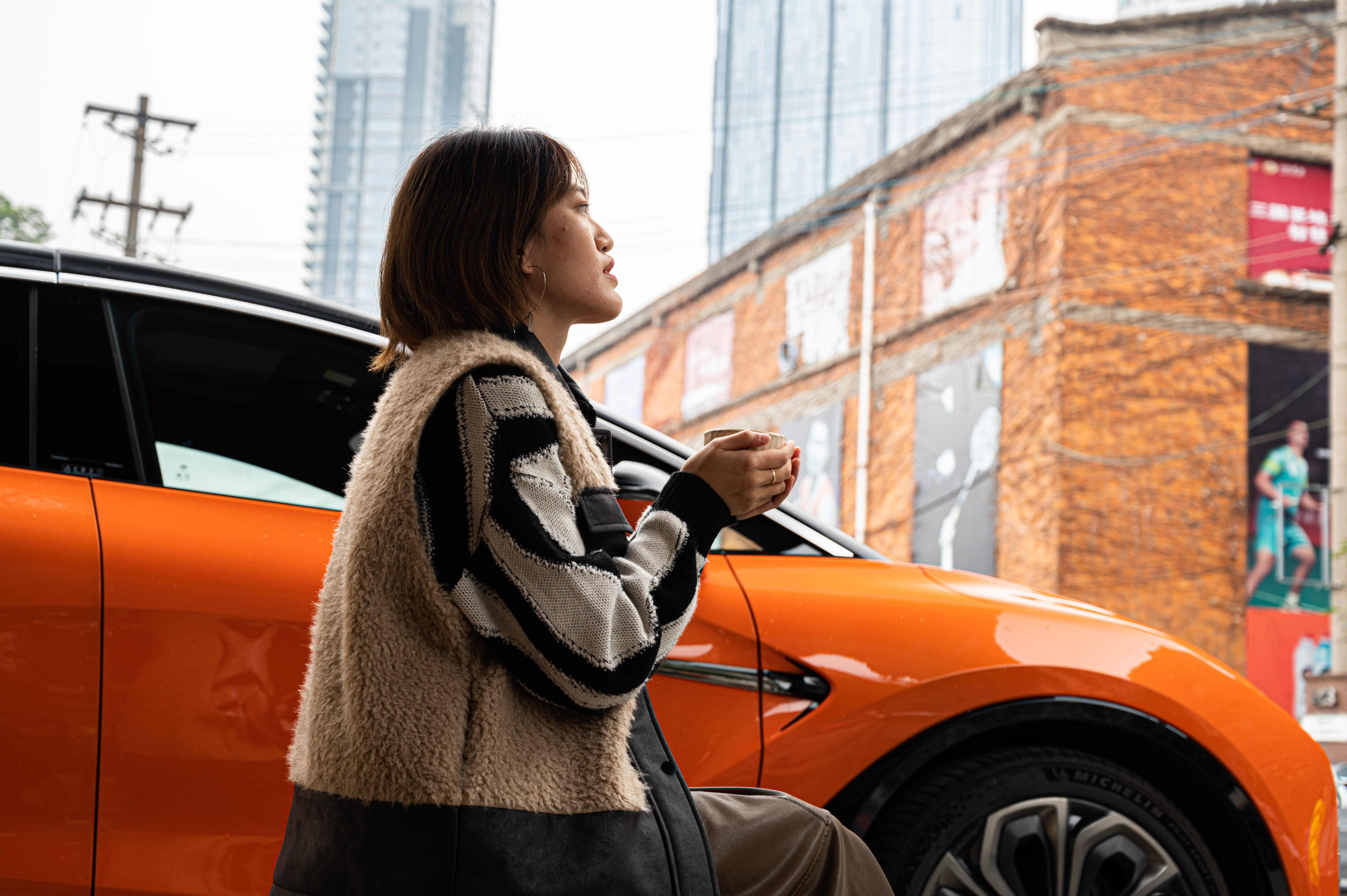 看两面高合HiPHI X，如何表达适合你的生活全场景