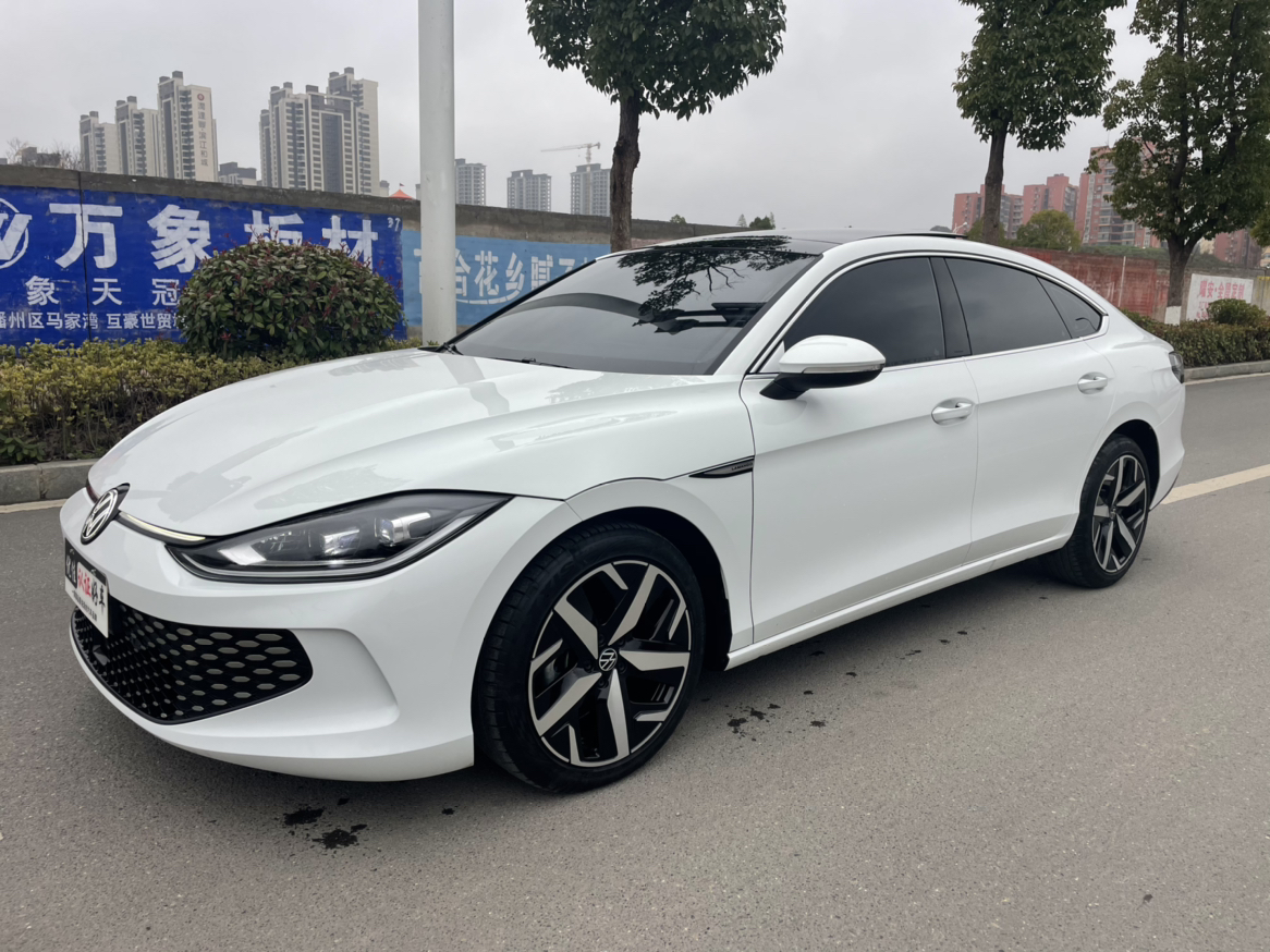 准新大众凌渡L，12万体验德系轿跑魅力