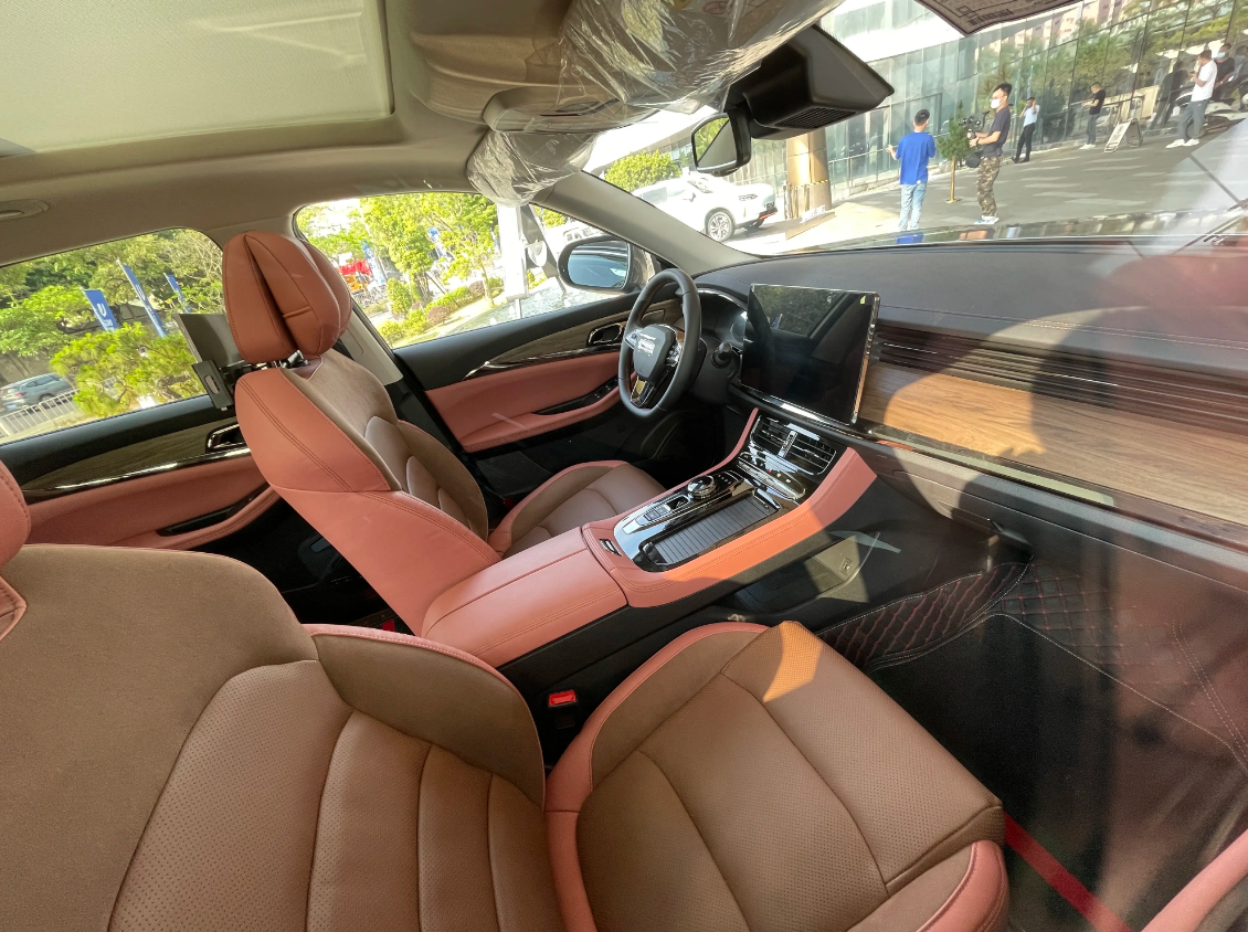 比亚迪“近亲”？同款插混系统，纯电续航200km，带你看创维HT-i