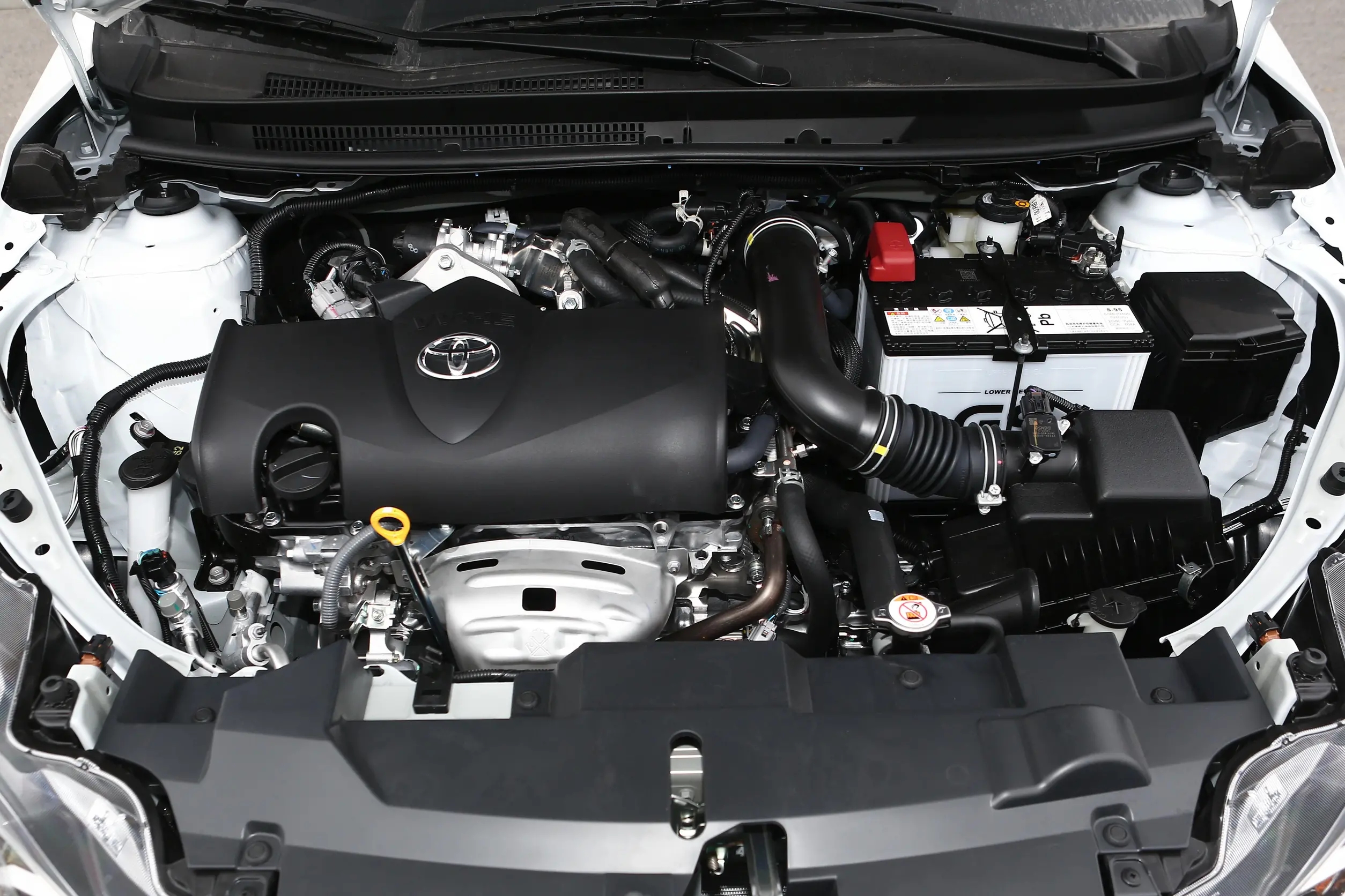 丰田的技术路线是以燃油经济性和耐用性为导向,以这台代号7nr的发动机