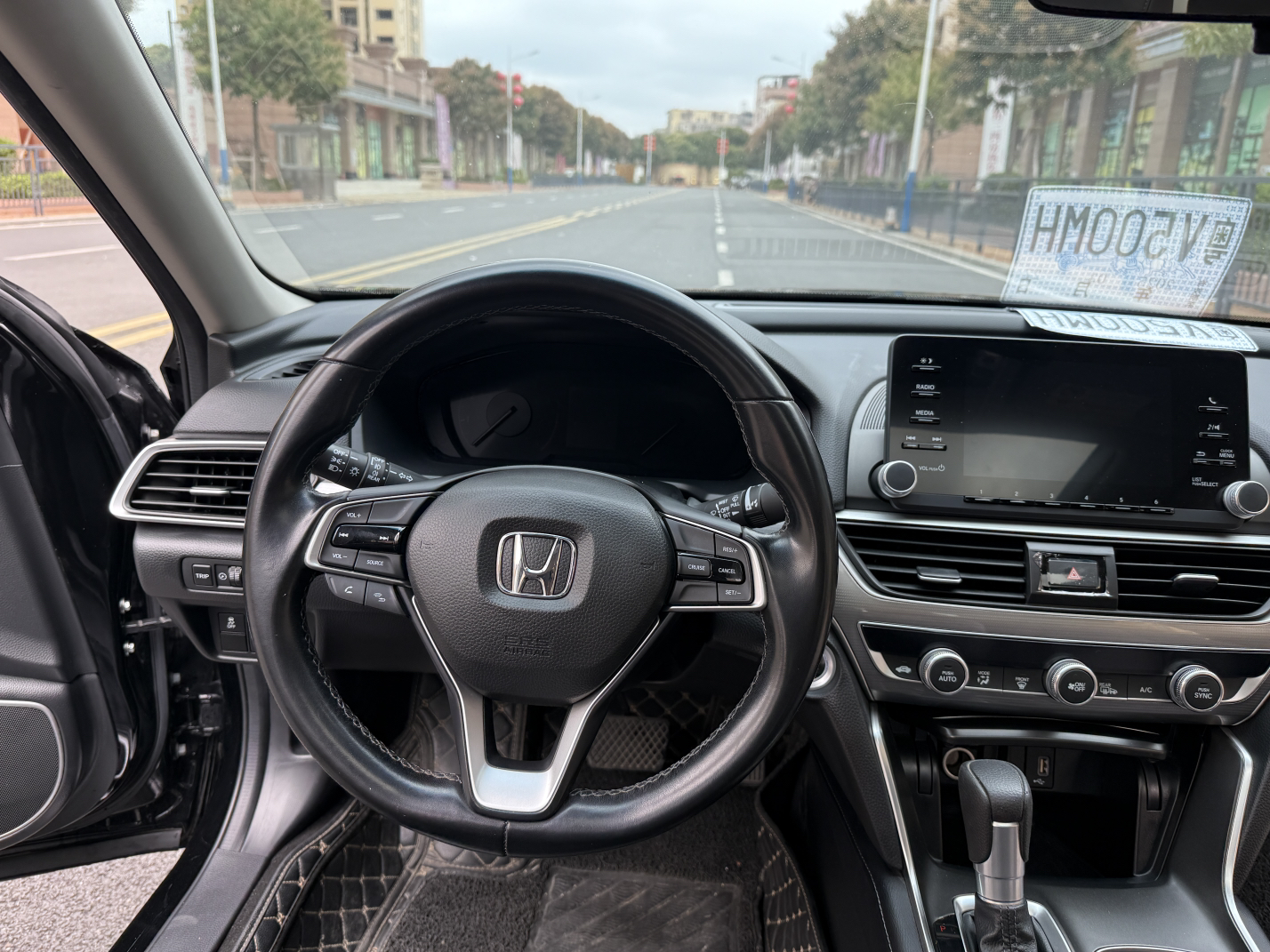 18款雅阁260T精英版：6万公里一手车，家用代步好选择