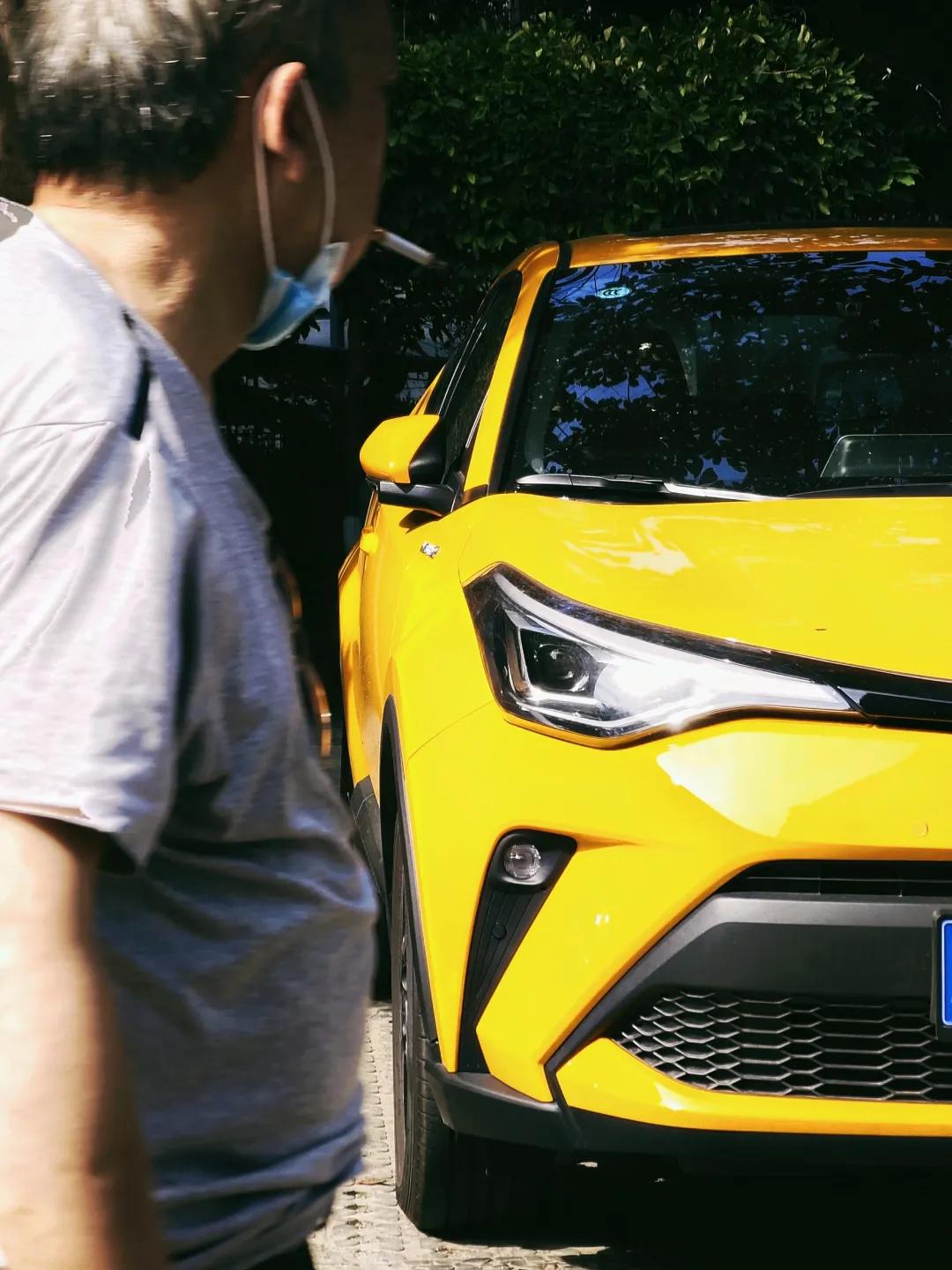 试驾广汽丰田C-HR双擎，平顺又灵活