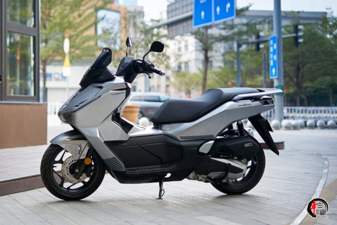 大疆互联+全系TCS，五羊本田NWG150“堆料”机甲，售价16980元起