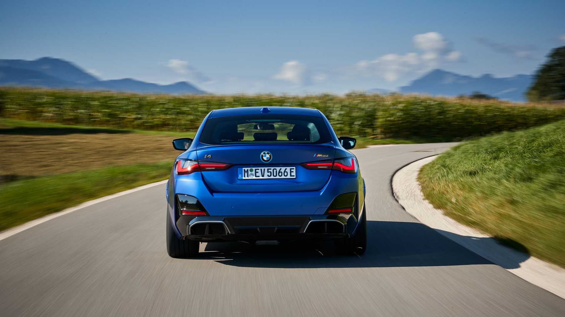 全新内饰加持 宝马i4量产下线 有望今年内上市_太平洋号