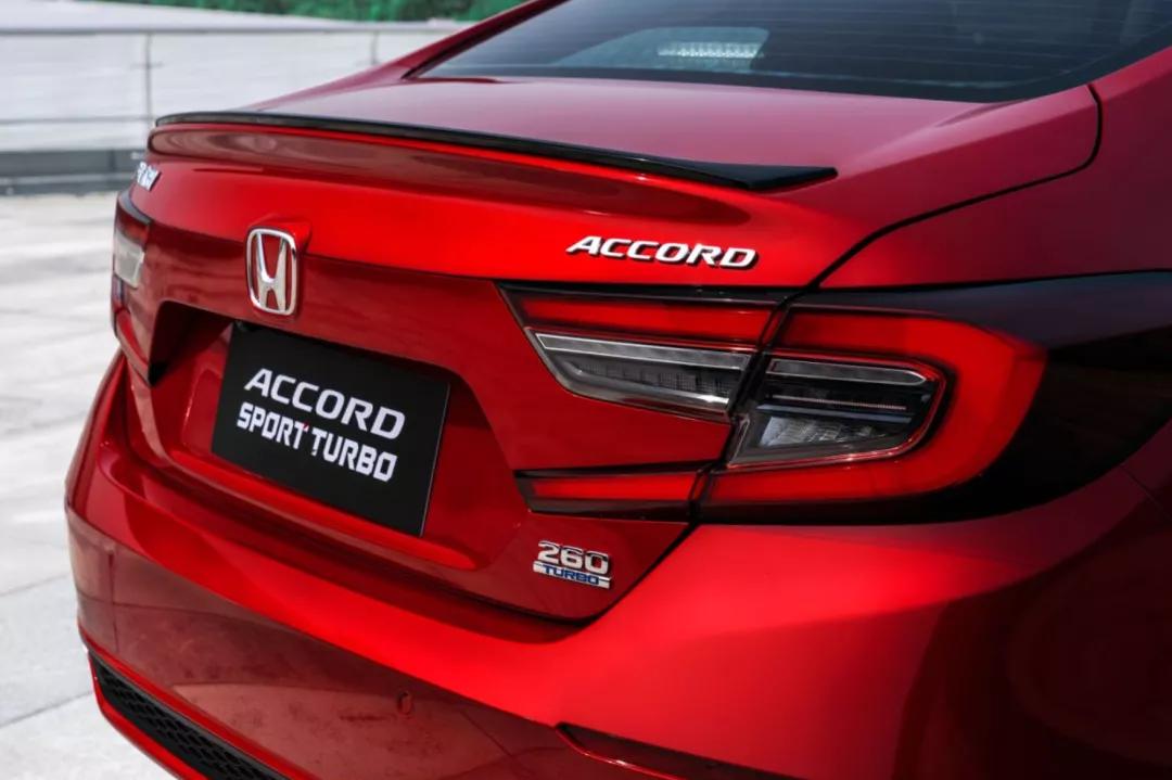 试驾全新雅阁：智能化让它更适合年轻人了