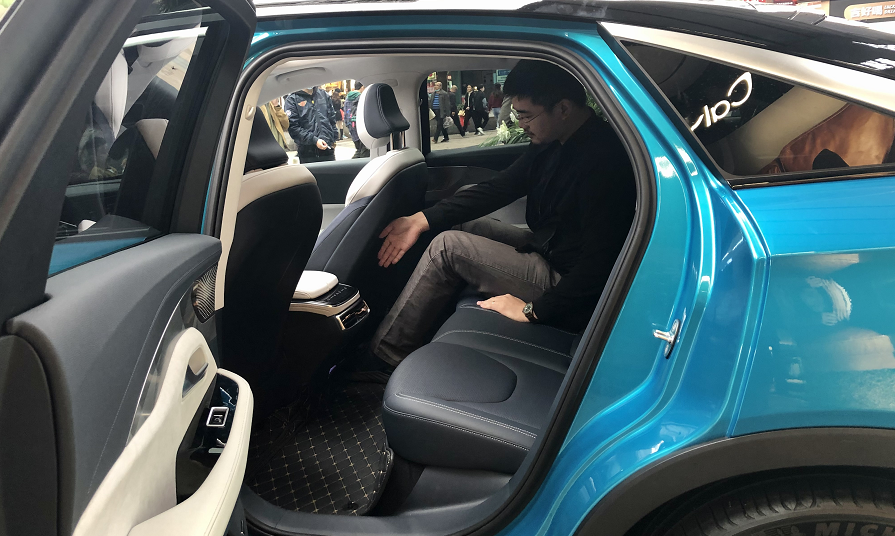 人气爆棚,展车脱销!极狐空间登陆8D重庆