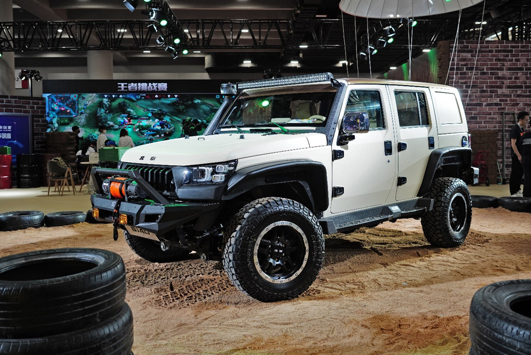 改装bj40战场装备丰富到爆棚,战狼看了直呼内行!