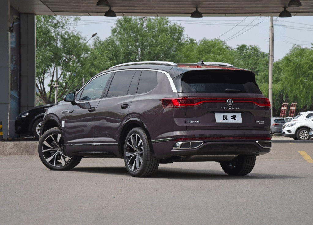 一汽大众揽境是一款空间大,内饰豪华,动力强劲的七座suv车型