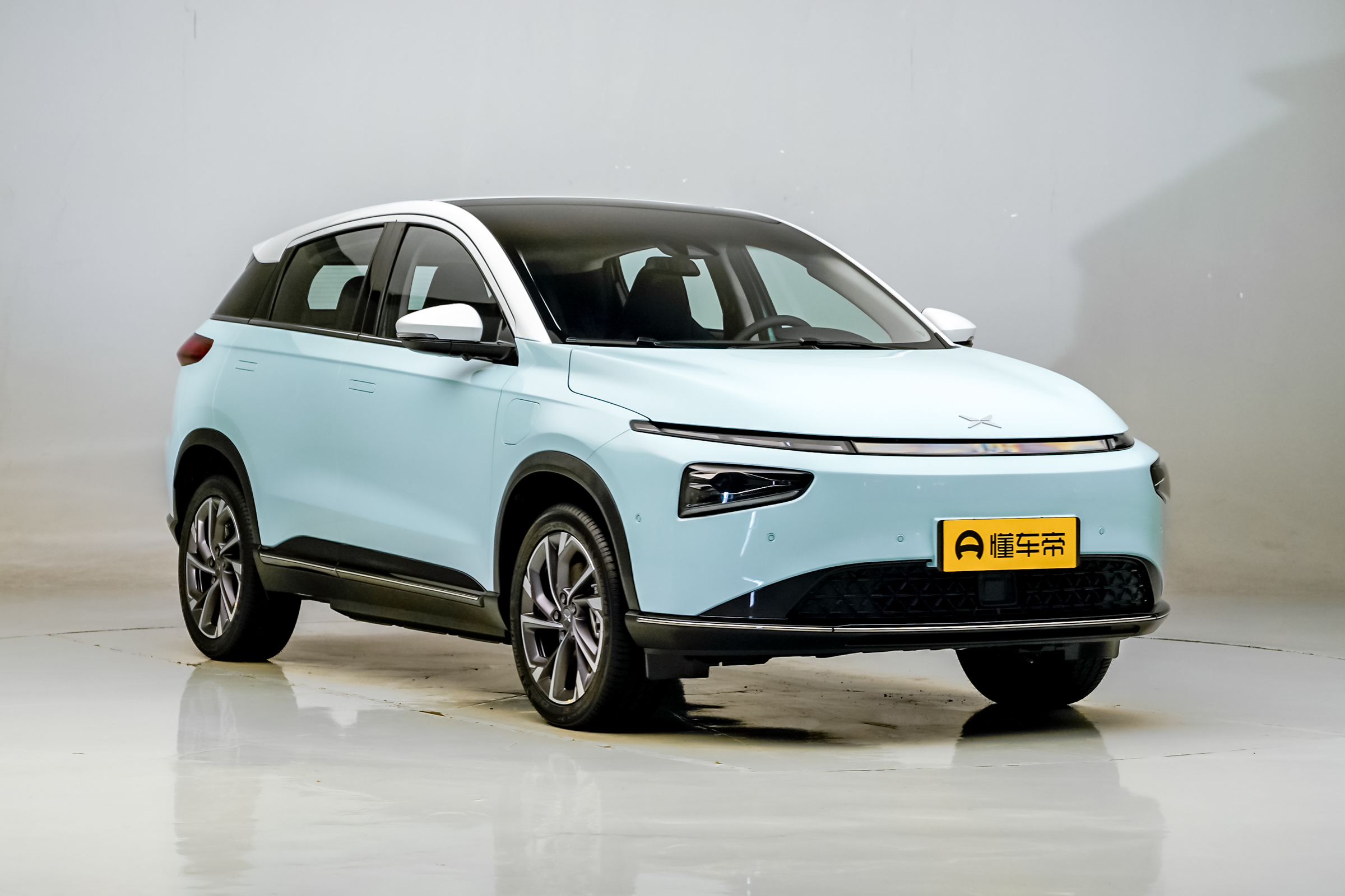 新车 </p><p>　　 13万起售，续航510公里，对标小鹏G3！比亚迪元PLUS内饰曝光