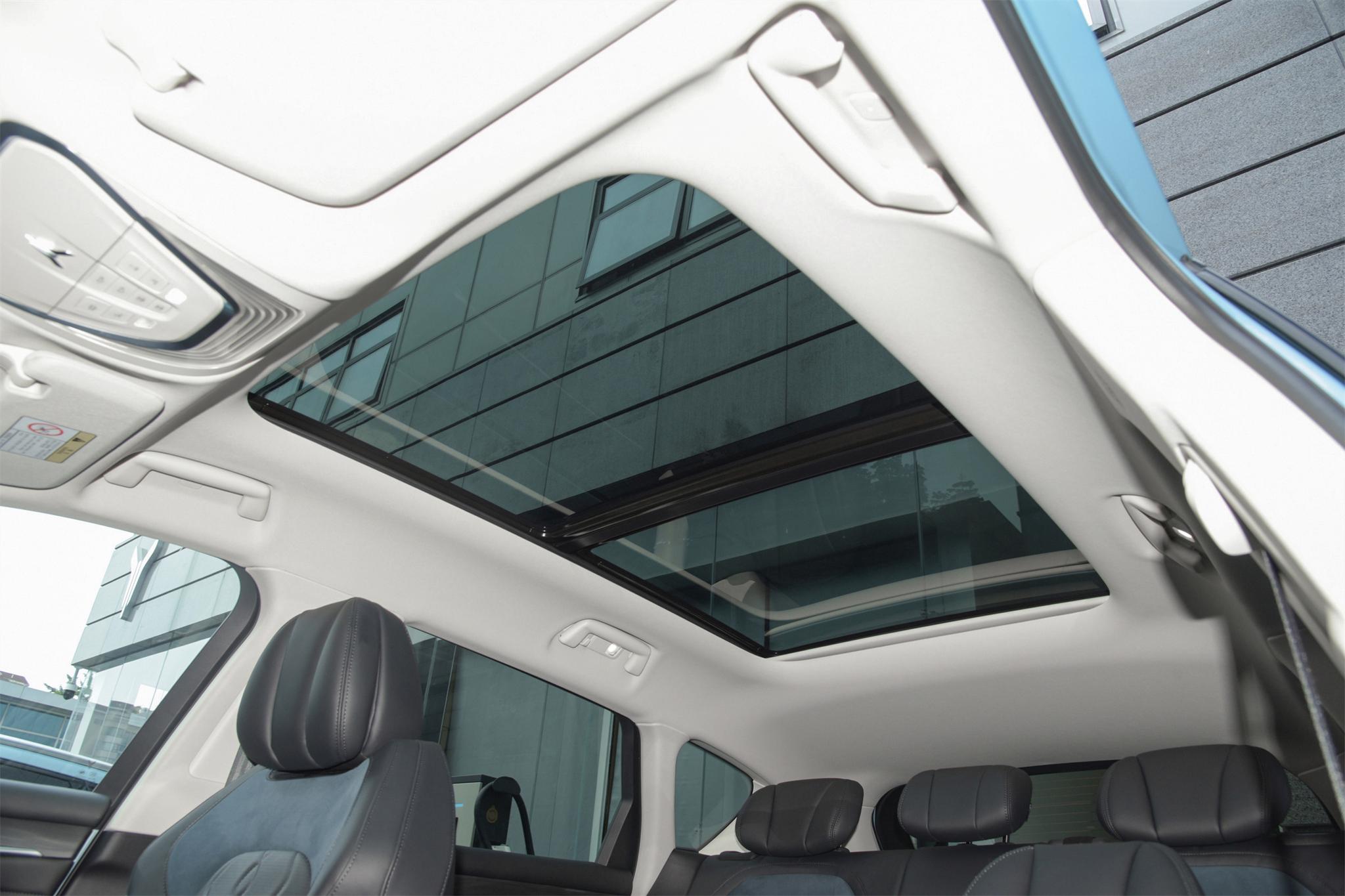 岚图FREE：空间优异，扭矩1040N·m，内饰讨喜，商务家用都行