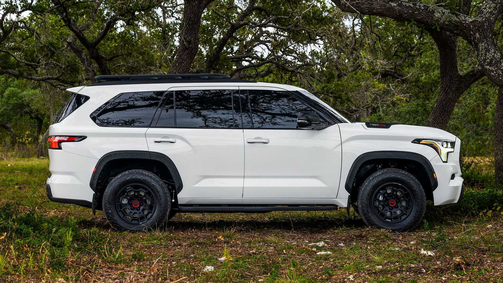 定位全尺寸suv 丰田全新红杉官图发布 外形霸气十足_太平洋号