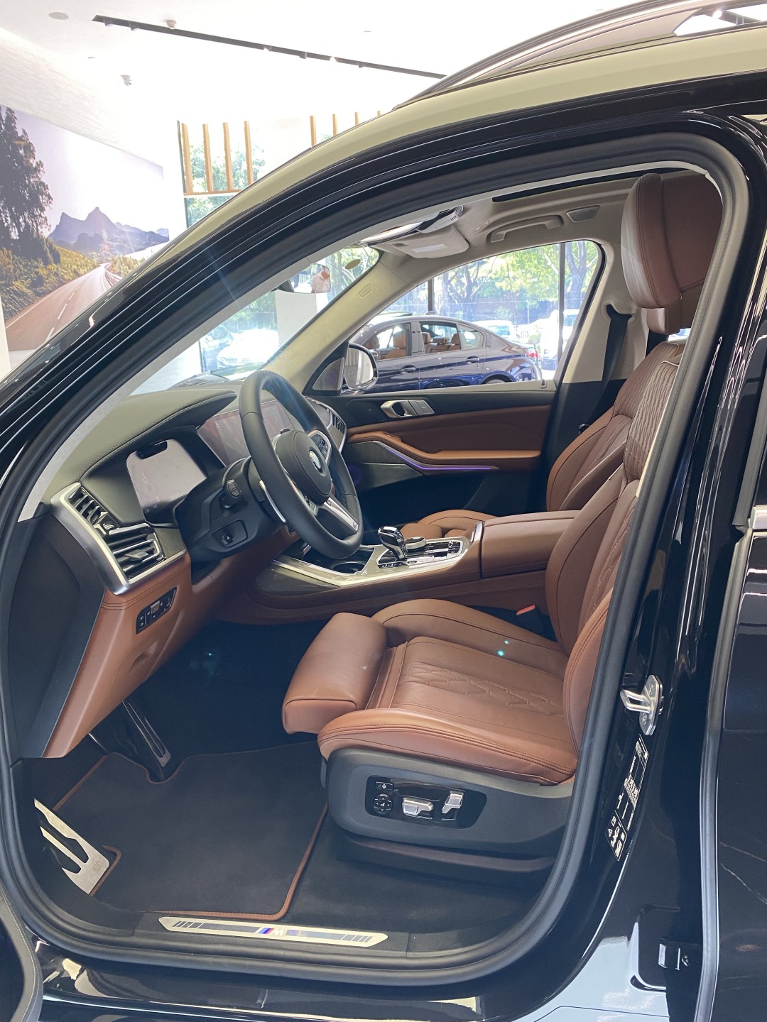 材料工程师评静态BMW X7：百万级宝马不该有槽点｜潘工车记