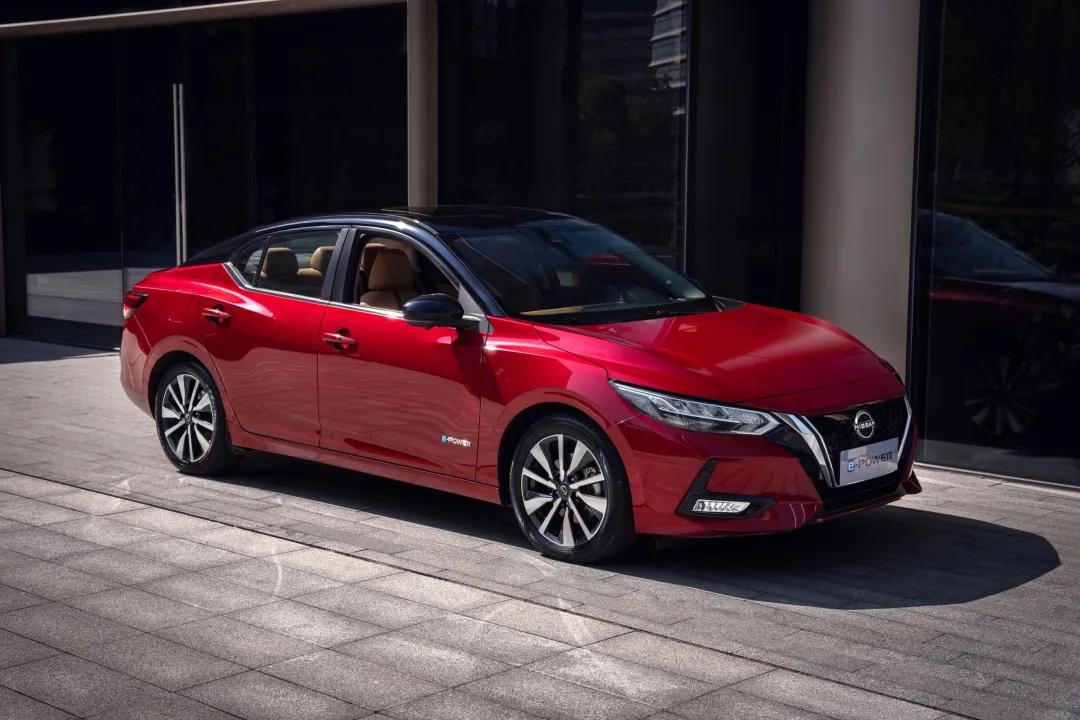 这款日系新能源轿车顶配售价15万，却比丰田混动车型更省油