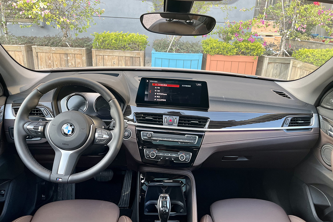 试新宝马X1：或许智能科技略显不足，但操控依旧极致