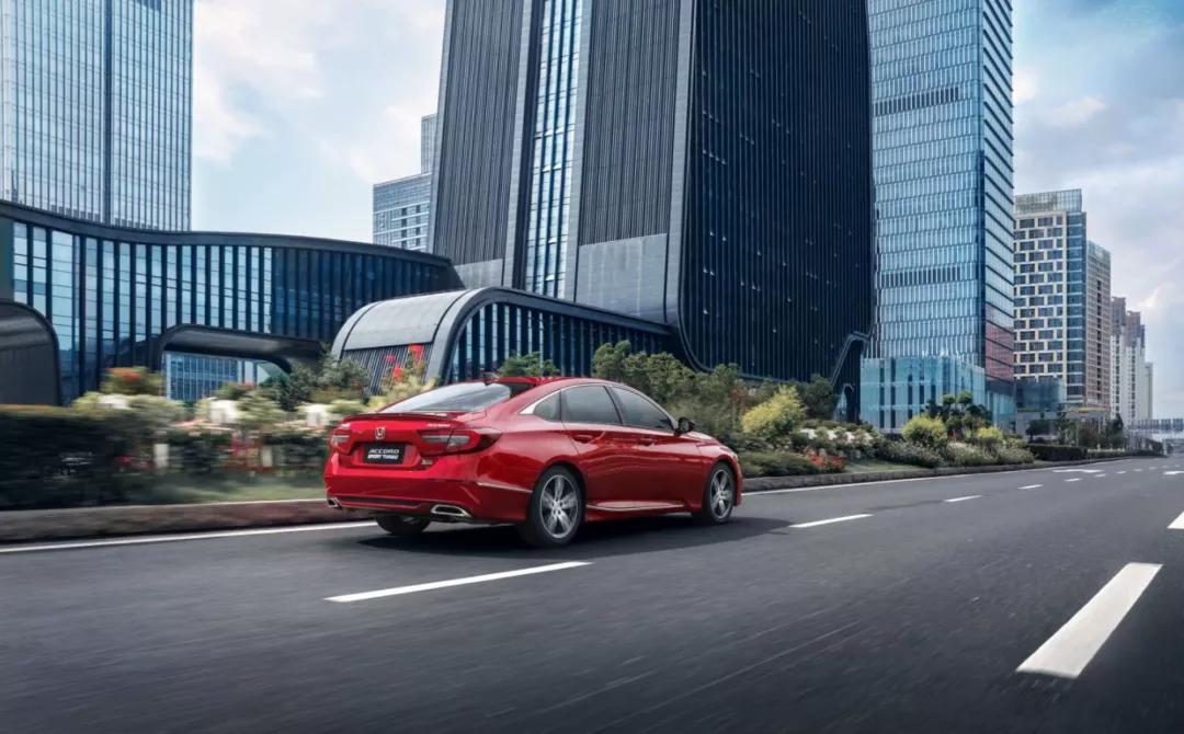 试驾全新雅阁：智能化让它更适合年轻人了