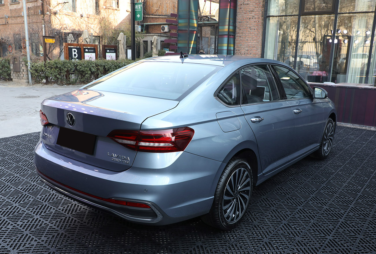 有望北京车展上市 大众新款朗逸实车亮相 两种外形可选