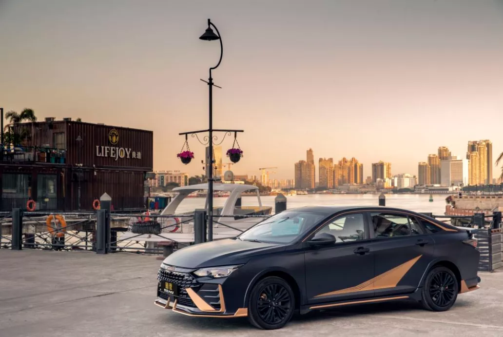 比影豹加速还快，暗夜·奕炫MAX究竟什么来头？