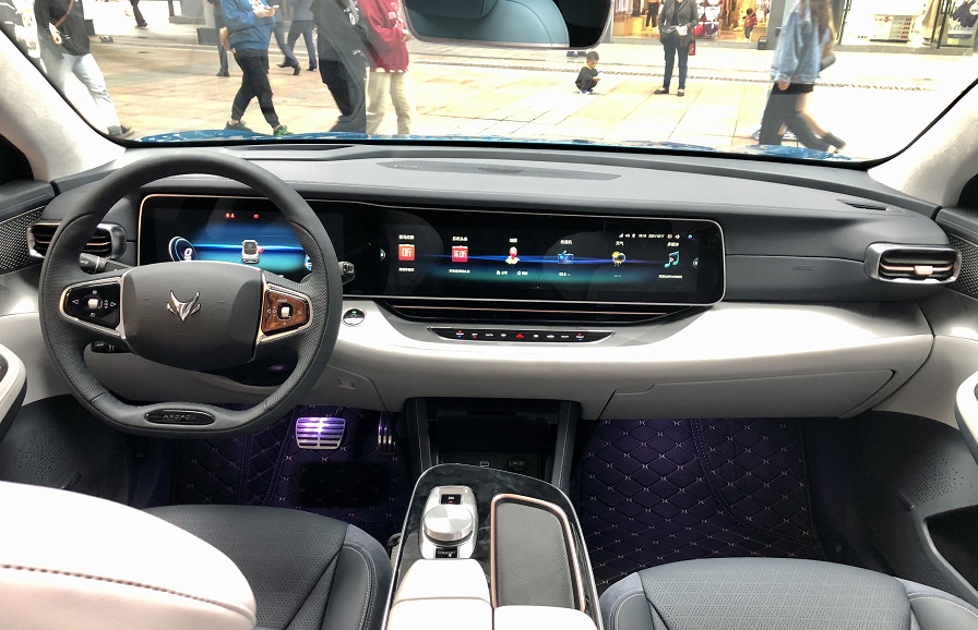 人气爆棚,展车脱销!极狐空间登陆8D重庆