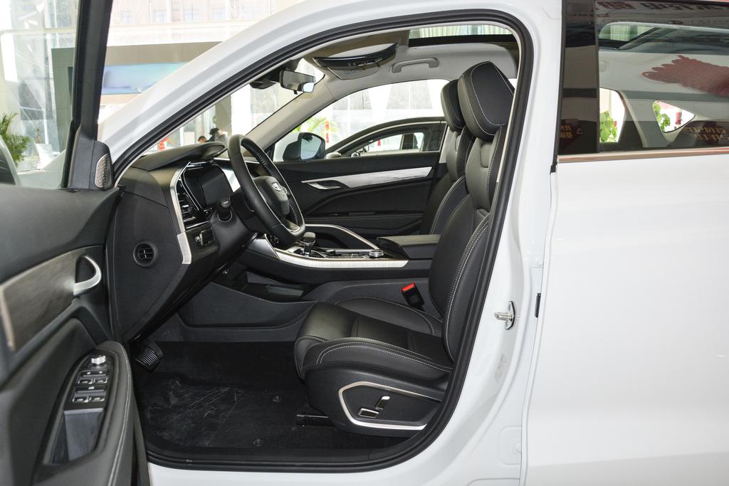 本店内有星越新能源销售