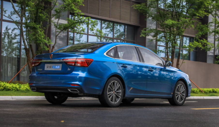 國產“省油王”？10萬不到就能買，榮威i6到底值不值？