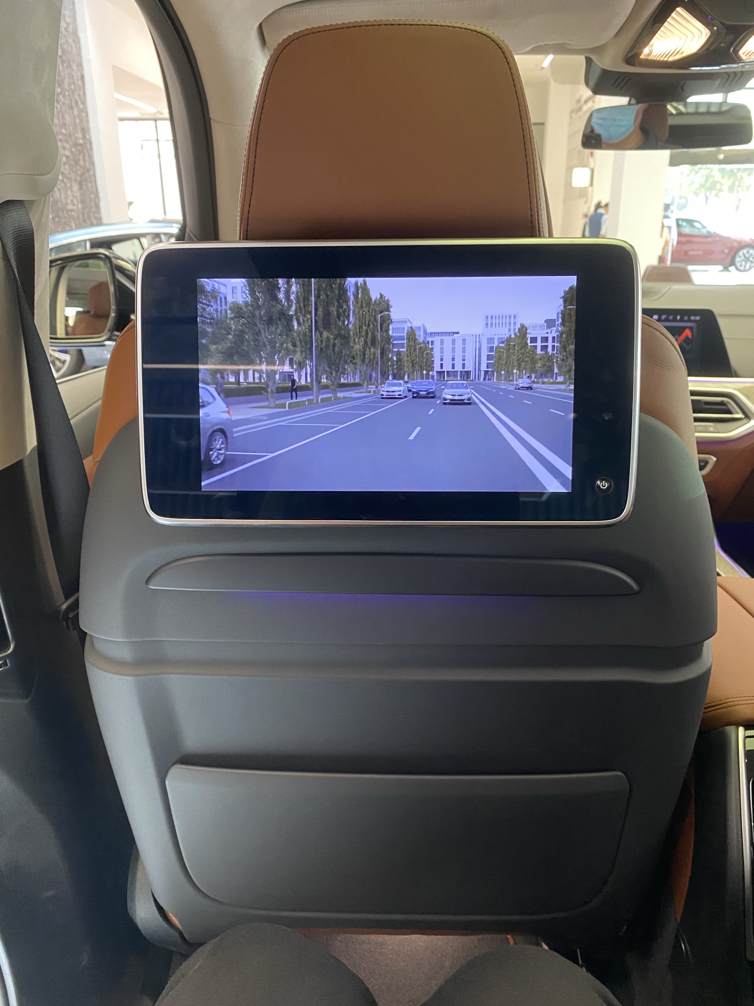 材料工程师评静态BMW X7：百万级宝马不该有槽点｜潘工车记
