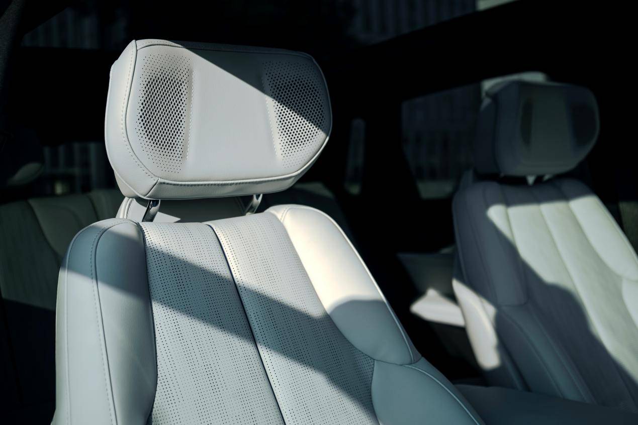 凯迪拉克LYRIQ锐歌开启大定，纯电豪华SUV新标杆来了！