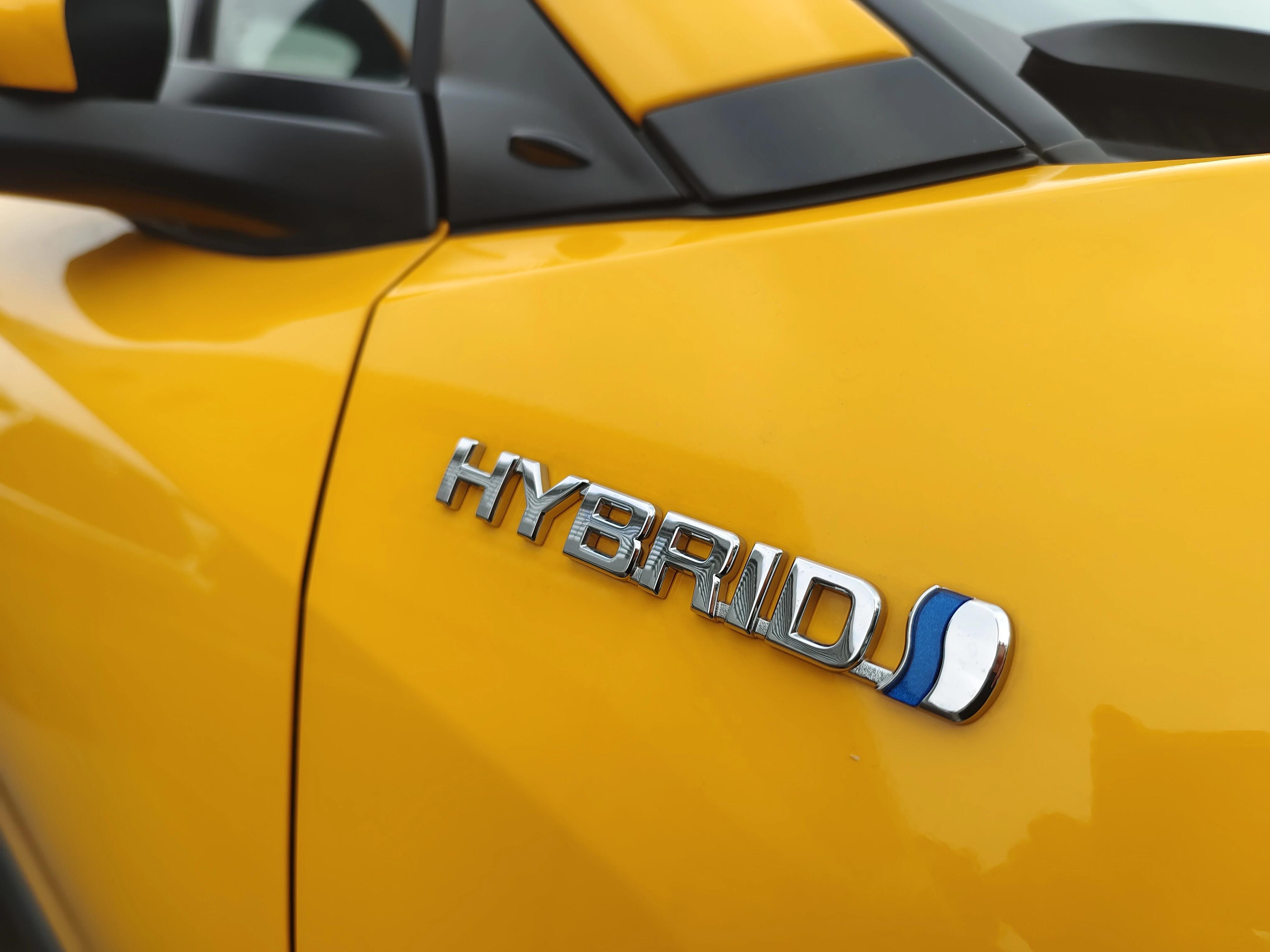 试驾广汽丰田C-HR双擎，平顺又灵活