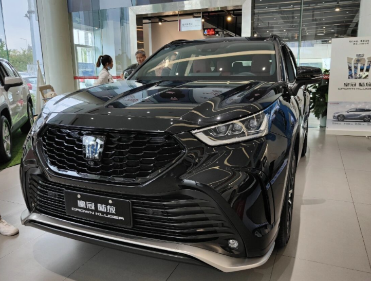 体验皇冠陆放：长5015mm，内饰似埃尔法，2.5L+双电机驱动