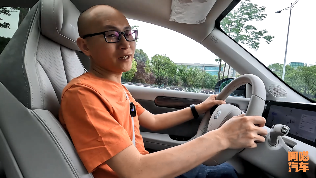 AR導航真的好用嗎？真的能拯救路盲嗎？實車測試給你看就清楚了
