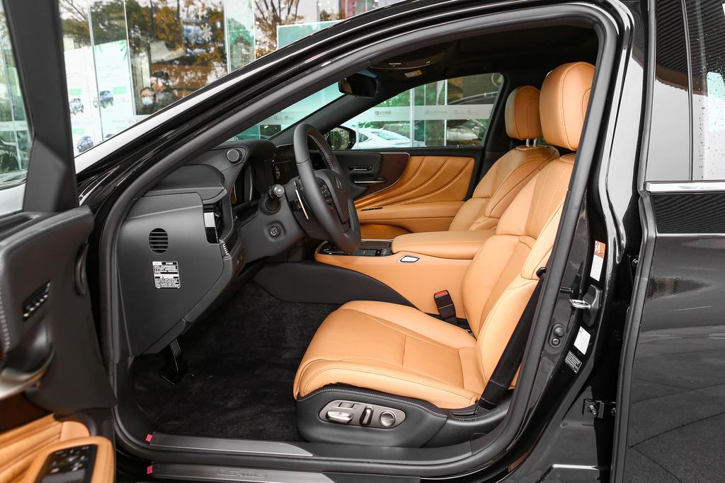 雷克萨斯LS限时优惠100元 欢迎试乘试驾