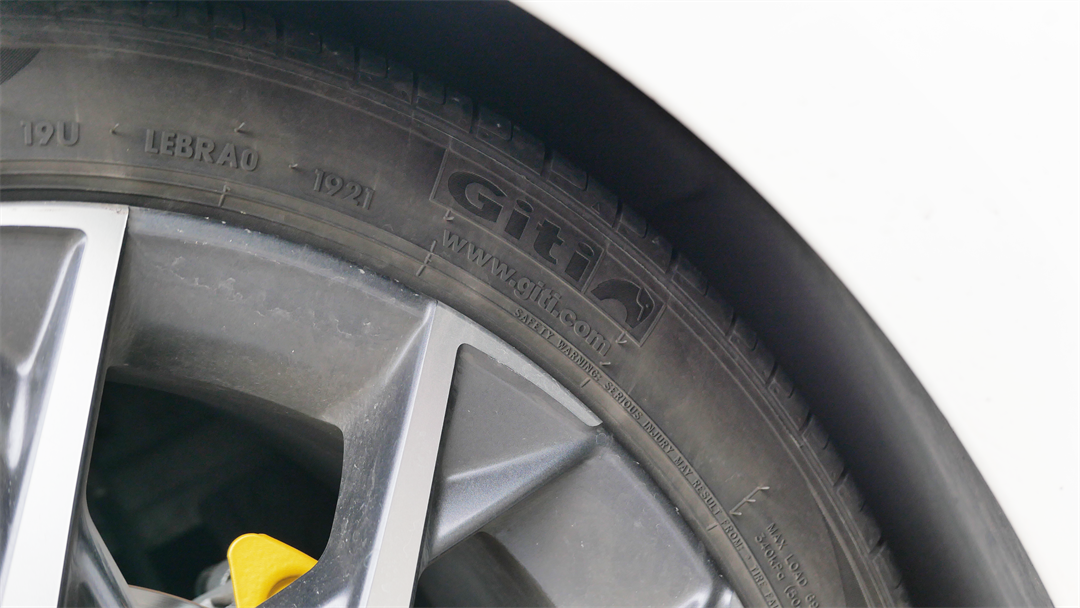 10万级最火轿车——传祺影豹 但开起来真有那么好吗？