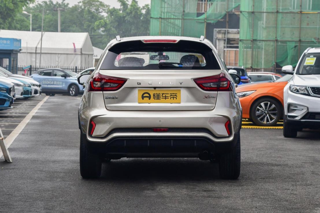 小型SUV，外观耐看动力平顺，远景X3适合家用吗？全方面评测！