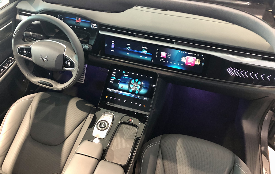 人气爆棚,展车脱销!极狐空间登陆8D重庆