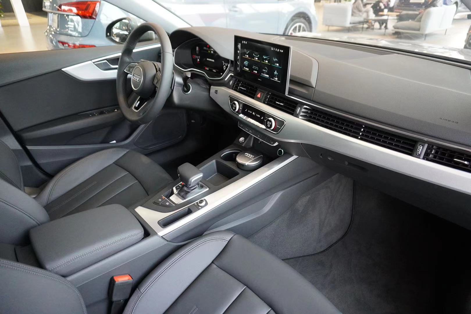 探店新款奥迪A5 Sportback，可甜可盐，家用又运动