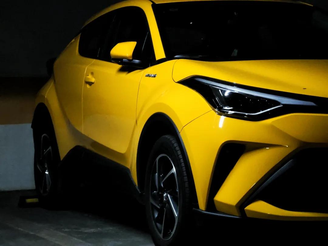 试驾广汽丰田C-HR双擎，平顺又灵活