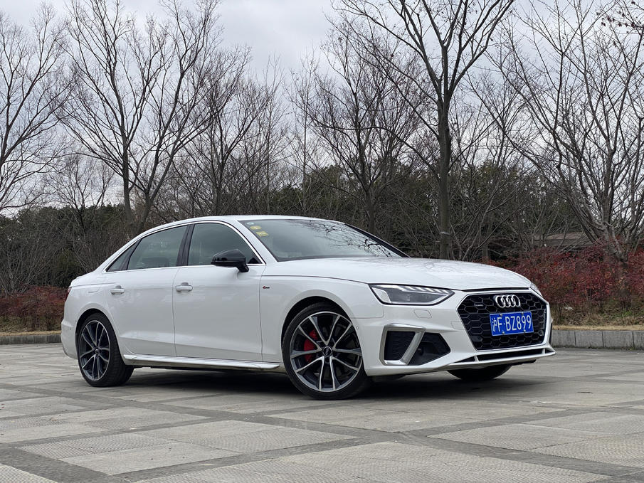 同为奥迪A4L，35 TFSI对比45 TFSI，丐版和顶配有何不同？买哪款？