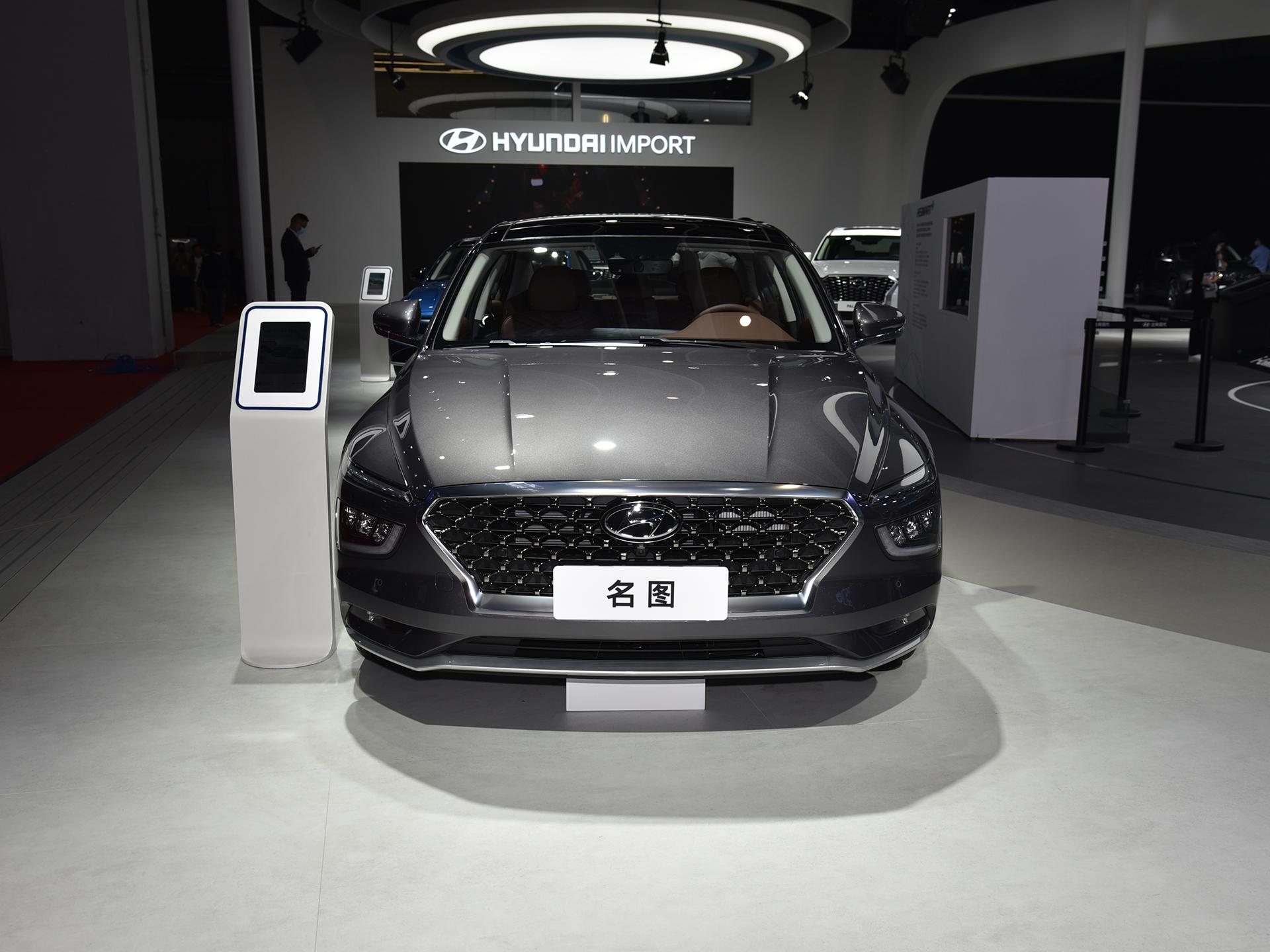 13.38-16.88万元低于中型车，比家轿大，5.3L油耗，实拍现代名图