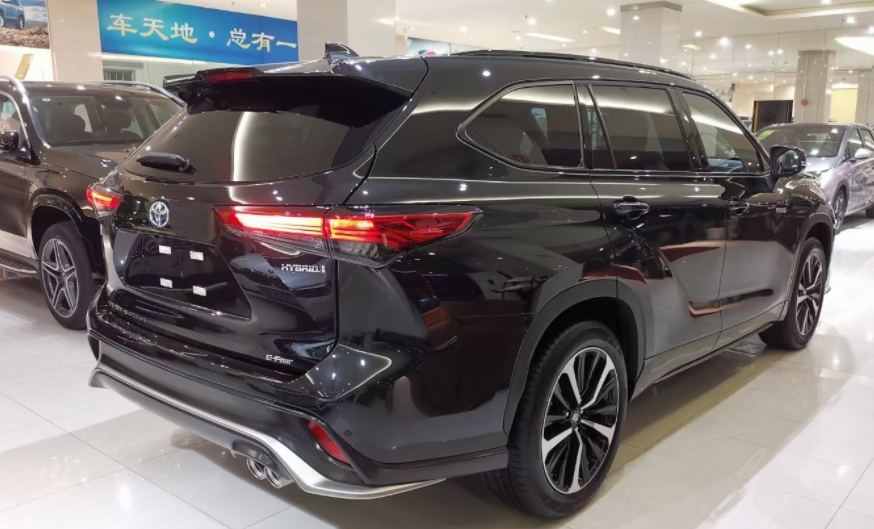 体验皇冠陆放：长5015mm，内饰似埃尔法，2.5L+双电机驱动