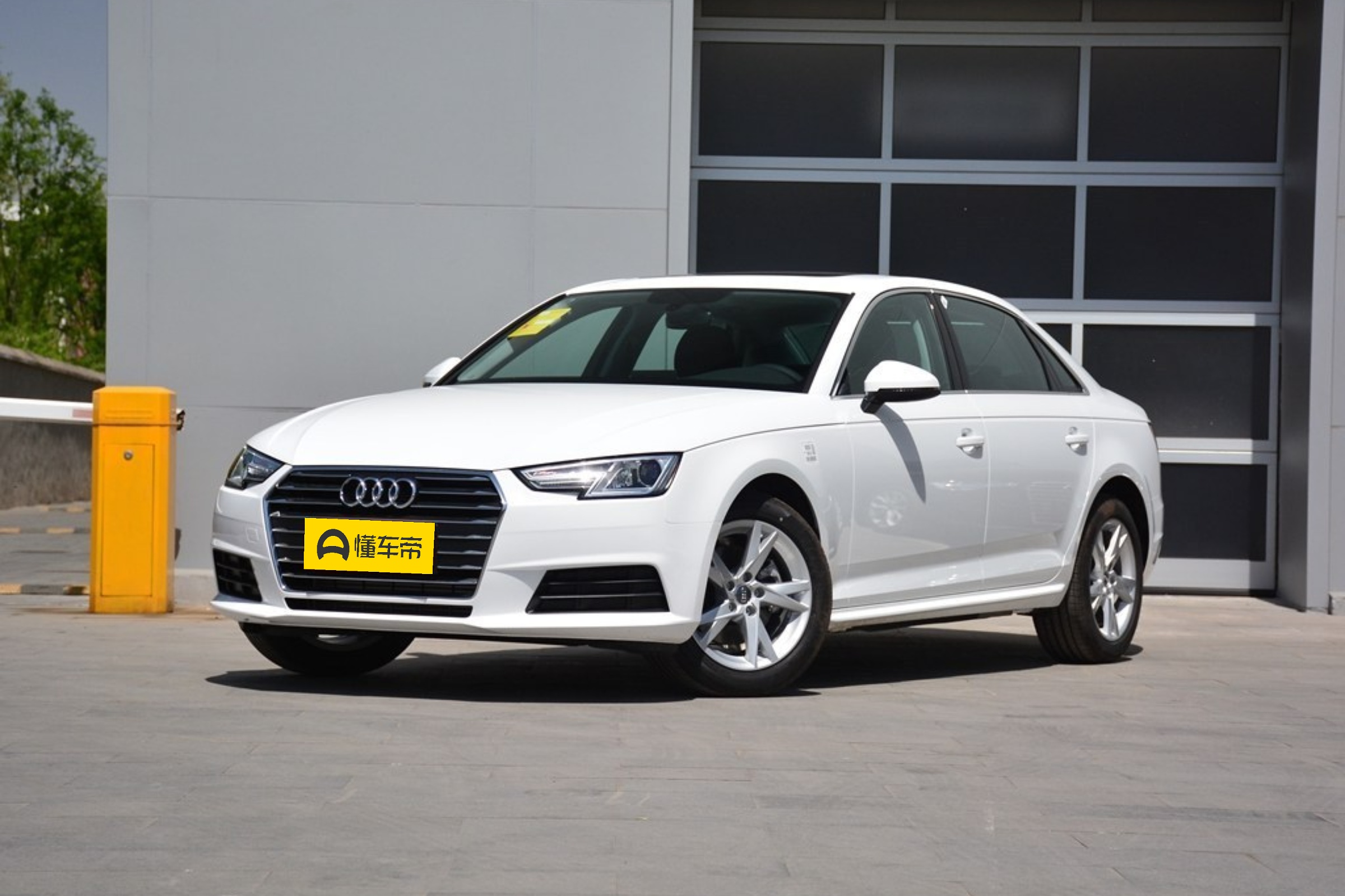 新车 </p><p>　　 售31.88万元起，2022款奥迪A4L上市，氛围灯升级全系标配