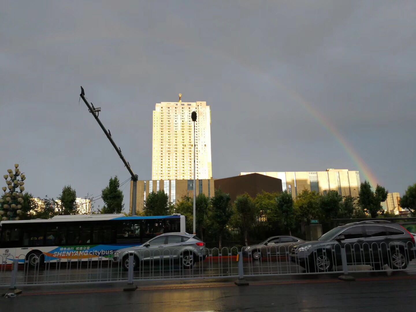 想买纯电动汽车,销售敢把这3点写在合同里,这款车就值得买?