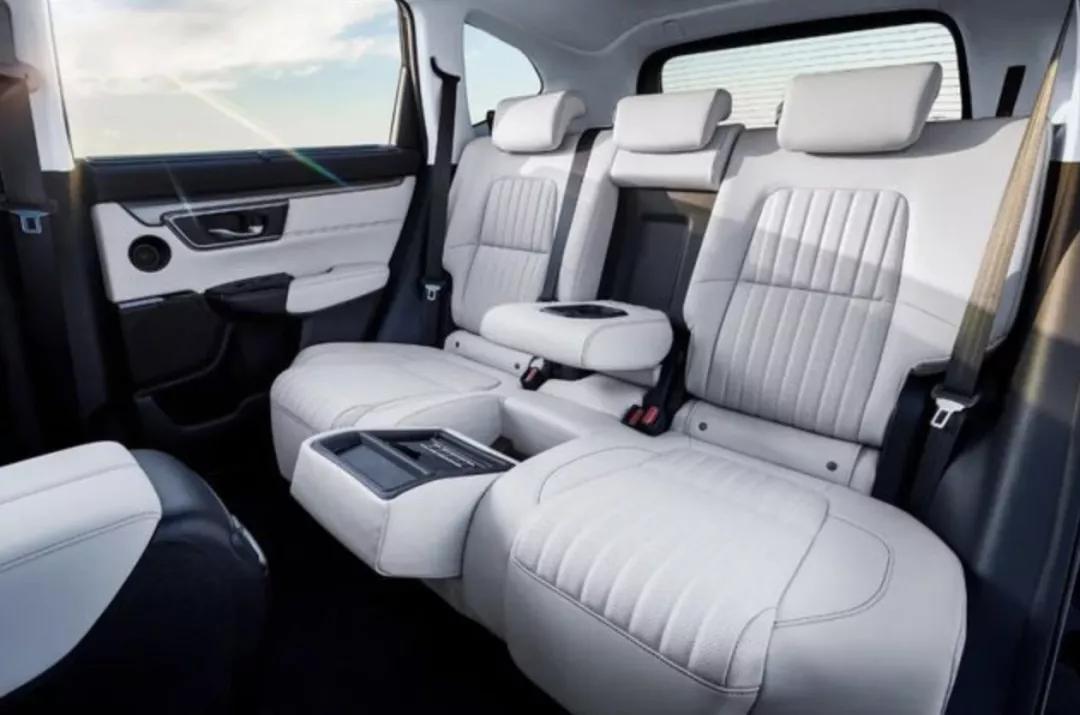 皓影插混来了，落地价和混动基本一致，可享受不限行政策