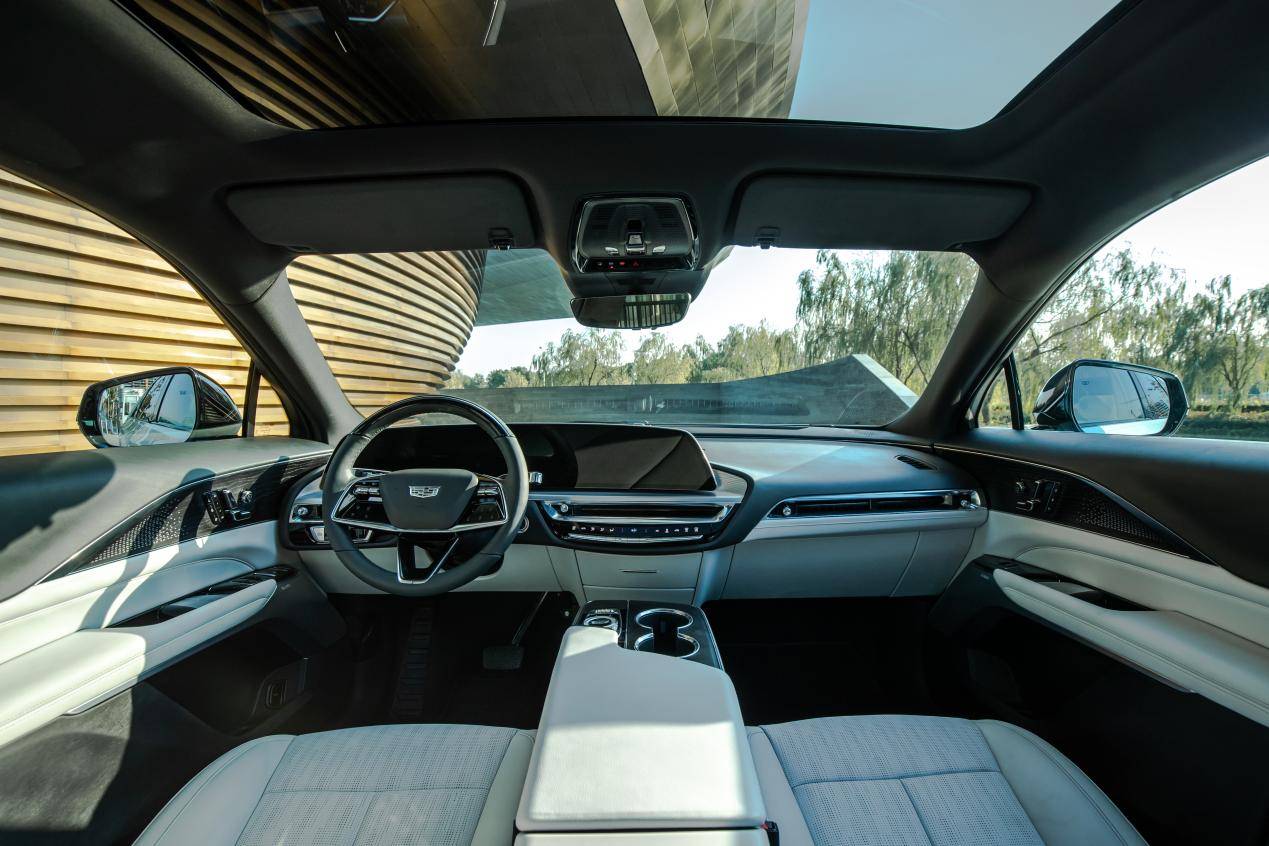 凯迪拉克LYRIQ锐歌开启大定，纯电豪华SUV新标杆来了！