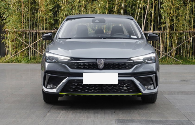 7.99万买旗舰版，还配主动驾驶！荣威i5前脸似MPV，内饰奢华