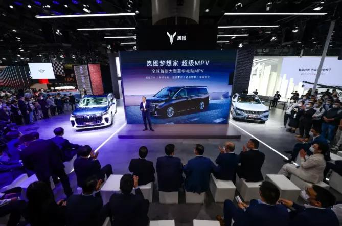 加价赛那，都赢不了“可油可电”的增程式岚图梦想家