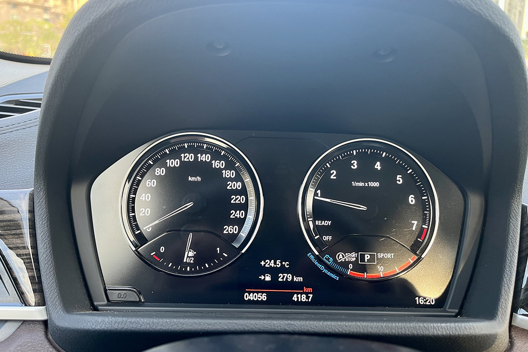 试新宝马X1：或许智能科技略显不足，但操控依旧极致