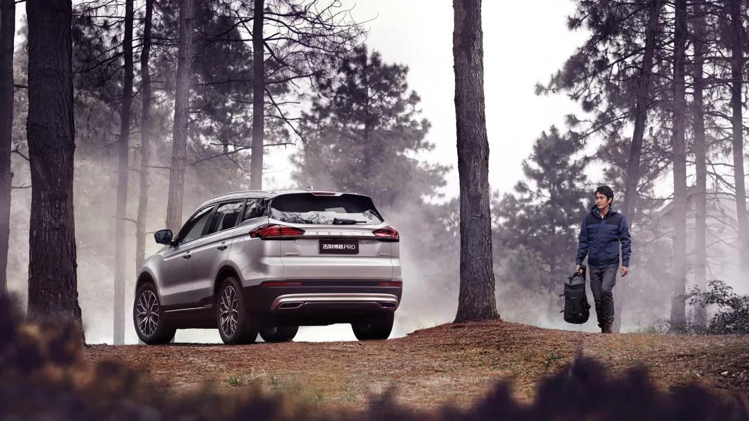 比博燃的，当然是博越X