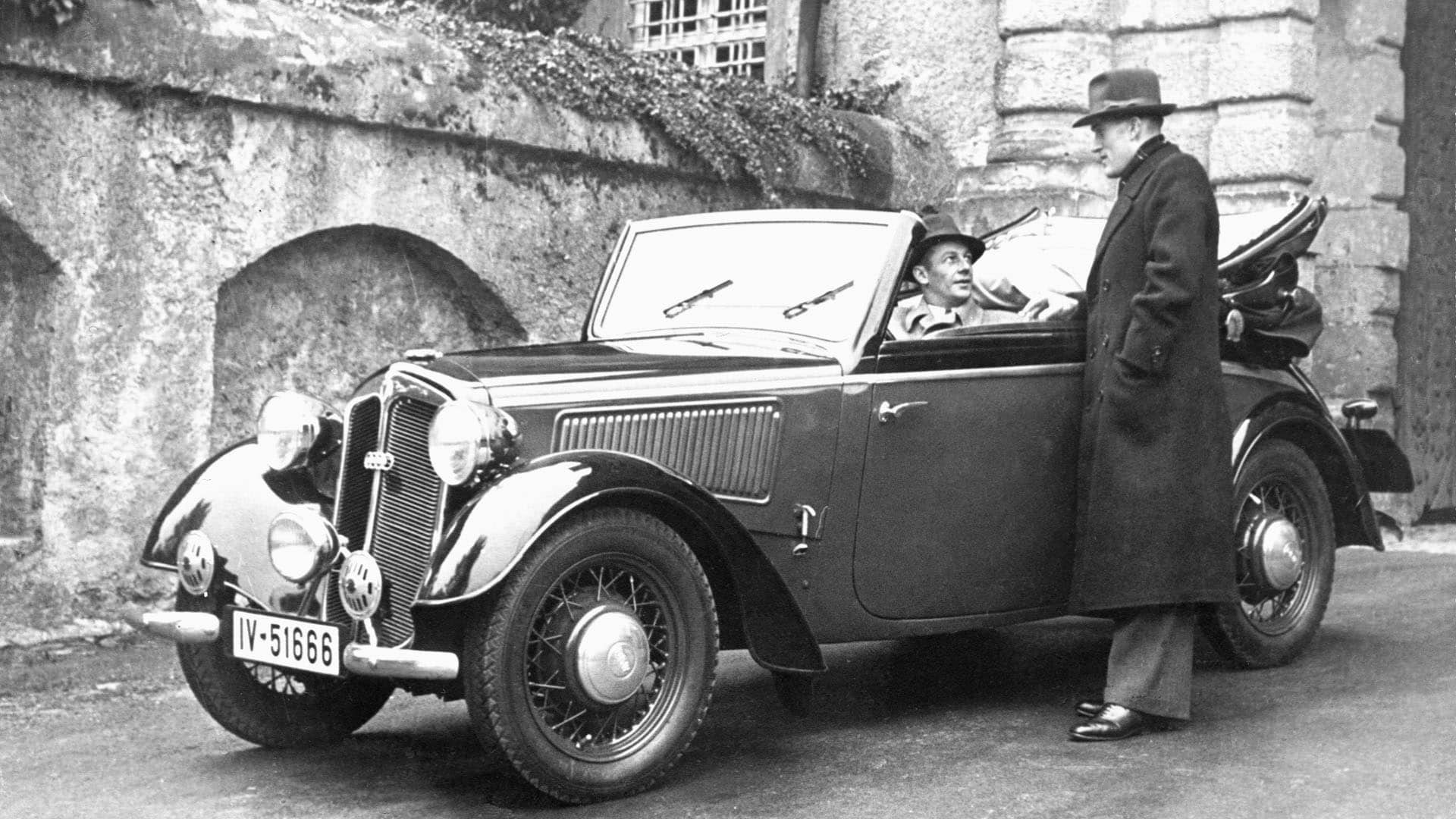 1933: 四环徽标——四品牌联合